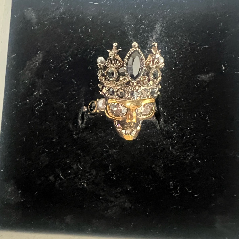 Skull Queen Ring